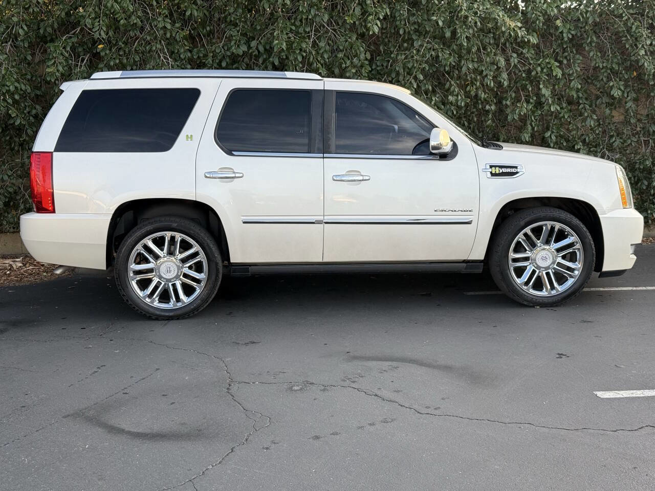 Used 2012 Cadillac Escalade Platinum image 7