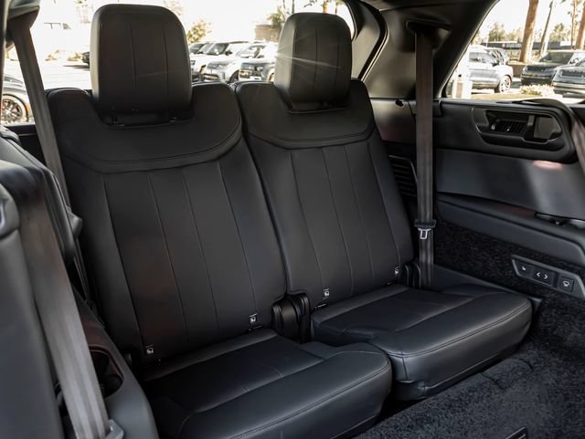 Used 2023 Land Rover Range Rover Long Wheelbase SE AWD/4WD image 30