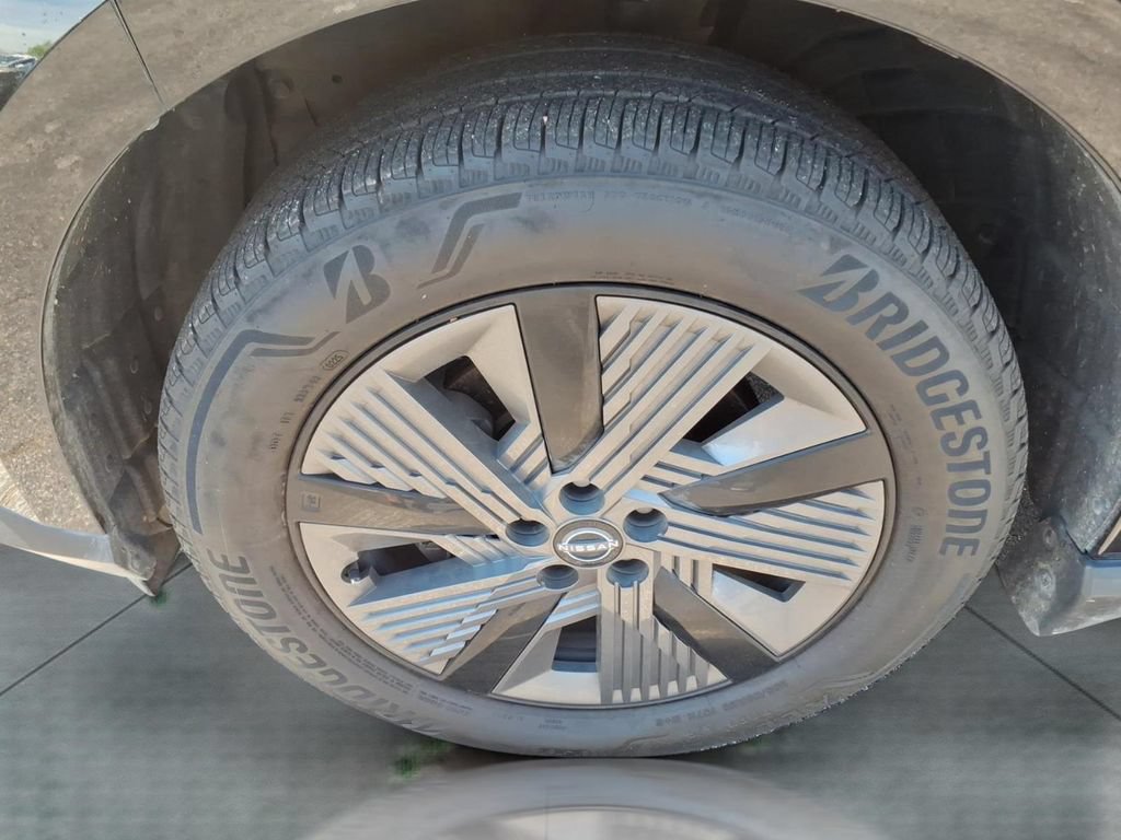 Used 2025 Nissan Murano SL AWD/4WD image 9