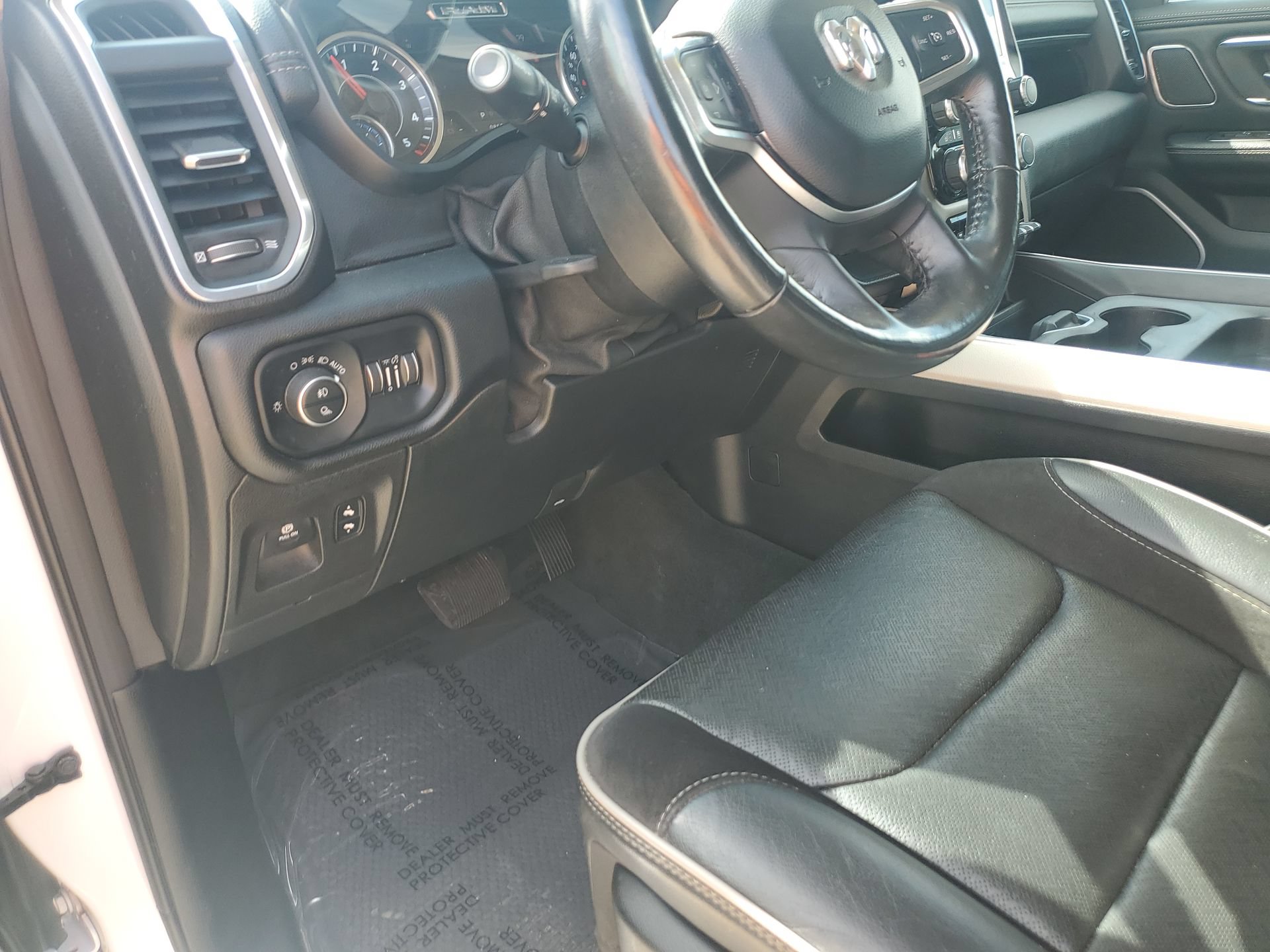Used 2020 RAM 1500 Laramie AWD/4WD image 26