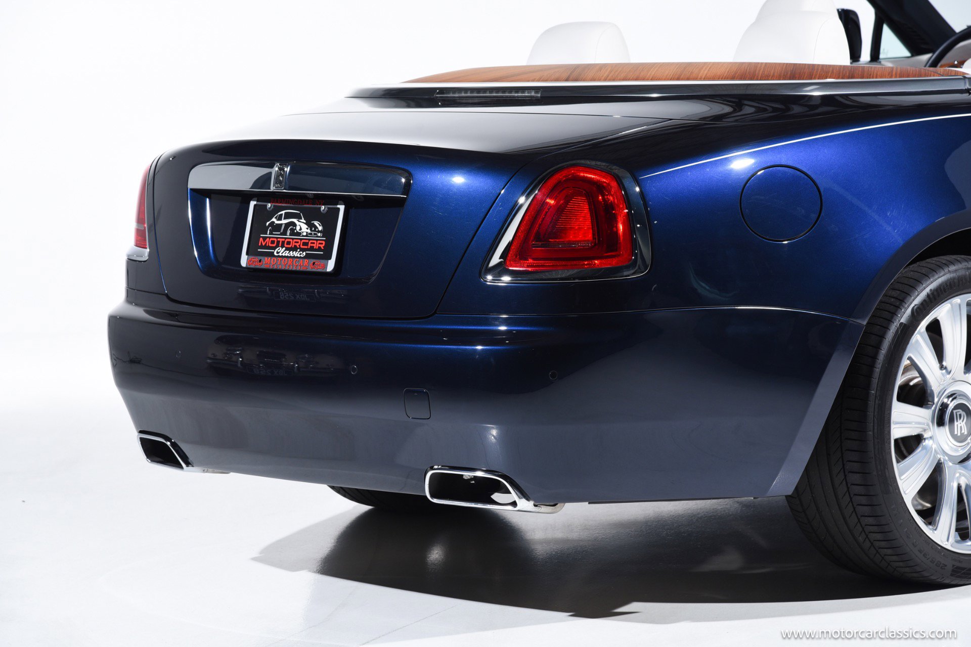 Used 2016 Rolls-Royce Dawn image 15