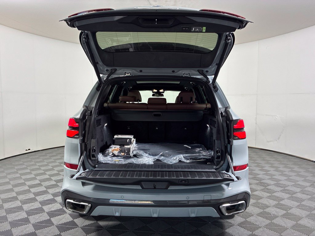 New 2026 BMW X5 xDrive40i w/ M Sport Package AWD/4WD image 31