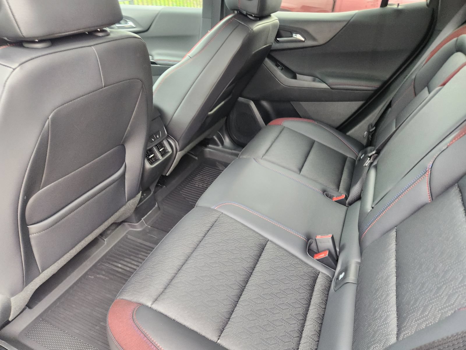 New 2026 Chevrolet Equinox RS w/ Convenience Package III FWD image 24