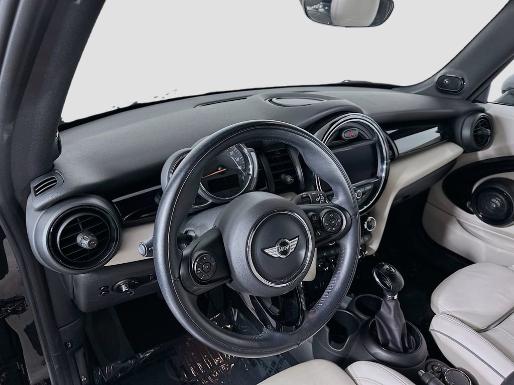 Used 2018 MINI Cooper Convertible image 4