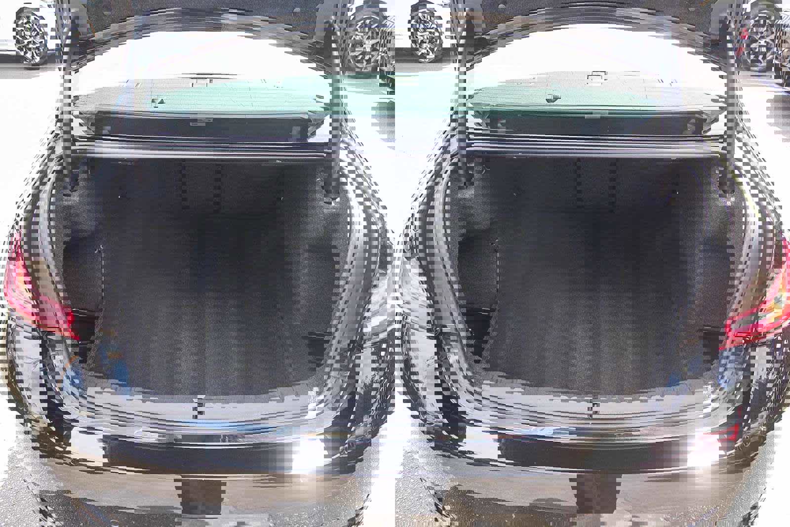 Used 2024 BMW 330i xDrive Sedan w/ Premium Package AWD/4WD image 24