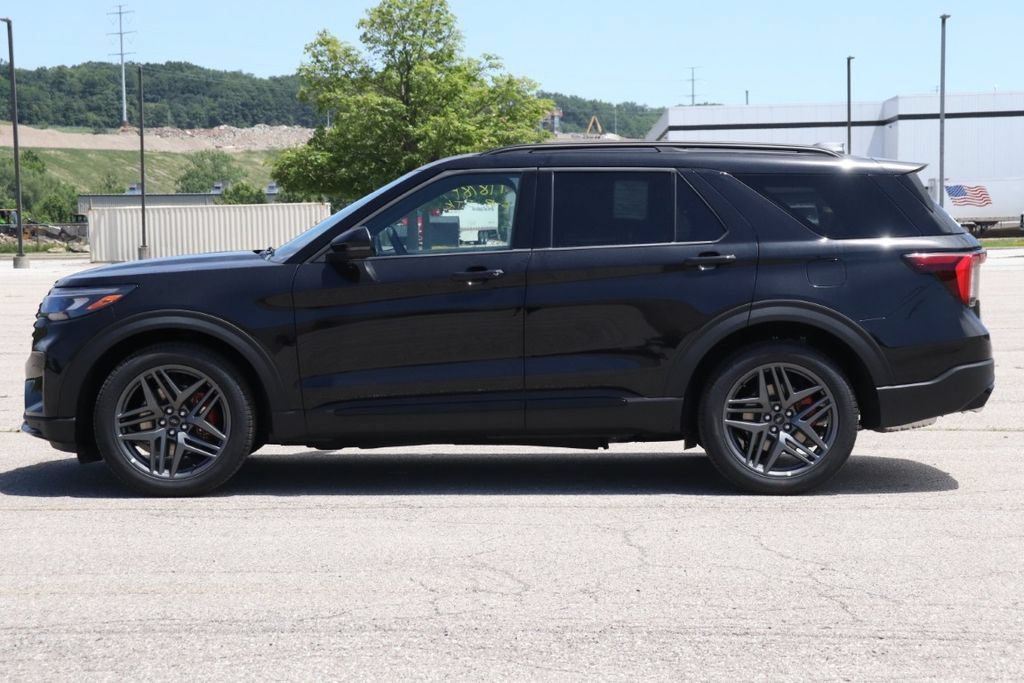 New 2026 Ford Explorer ST w/ Sun And Sound Package AWD/4WD image 5