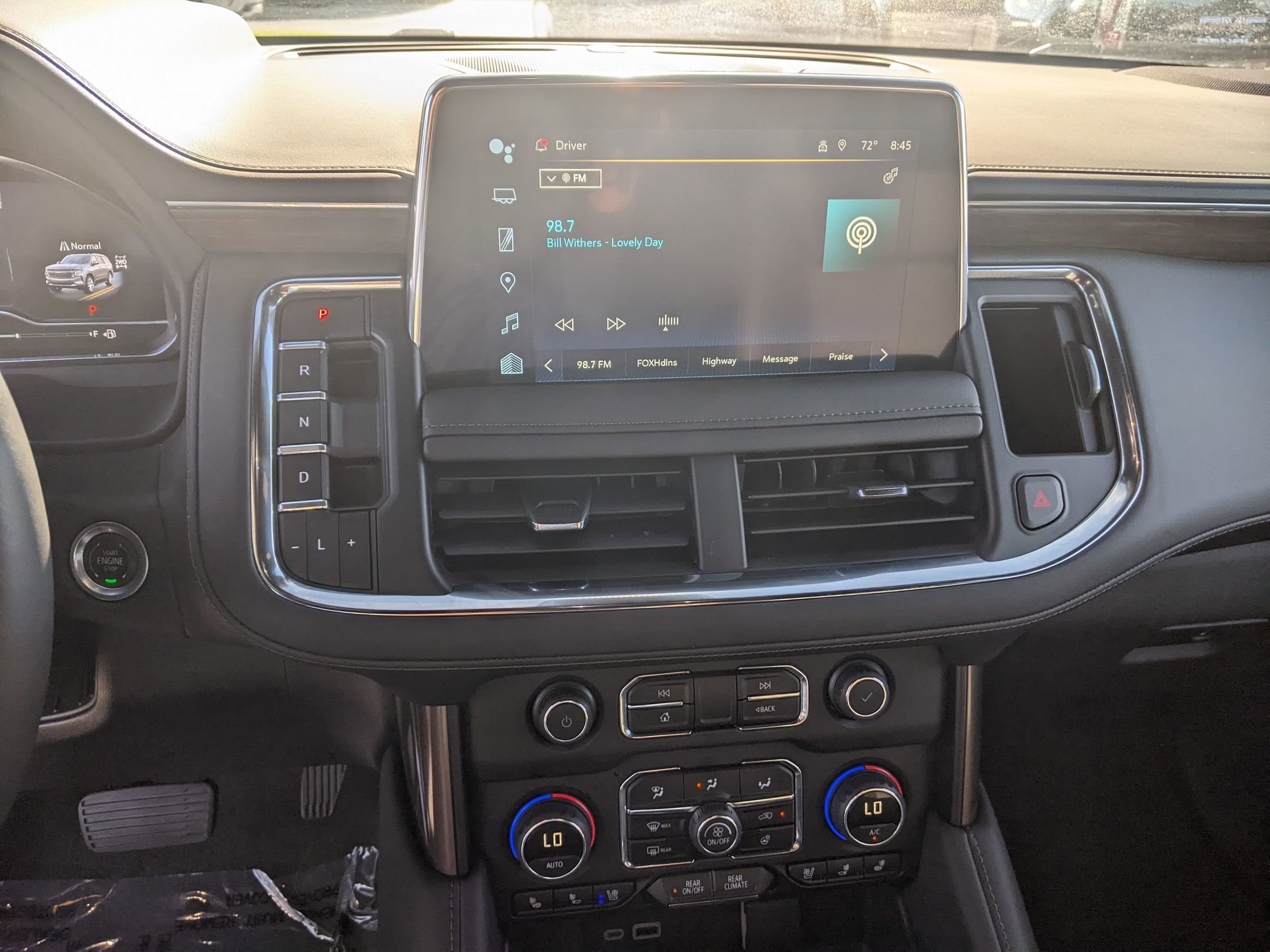 Certified 2024 Chevrolet Tahoe High Country w/ Advanced Technology Package image 26