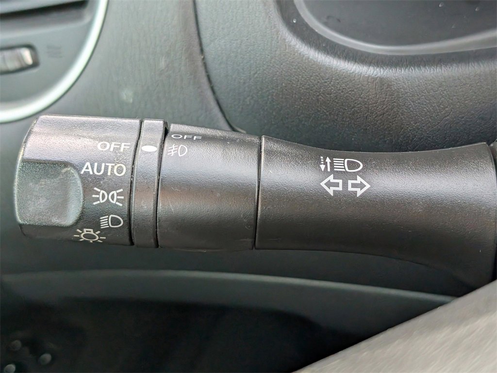 Used 2015 Nissan Pathfinder SV image 25