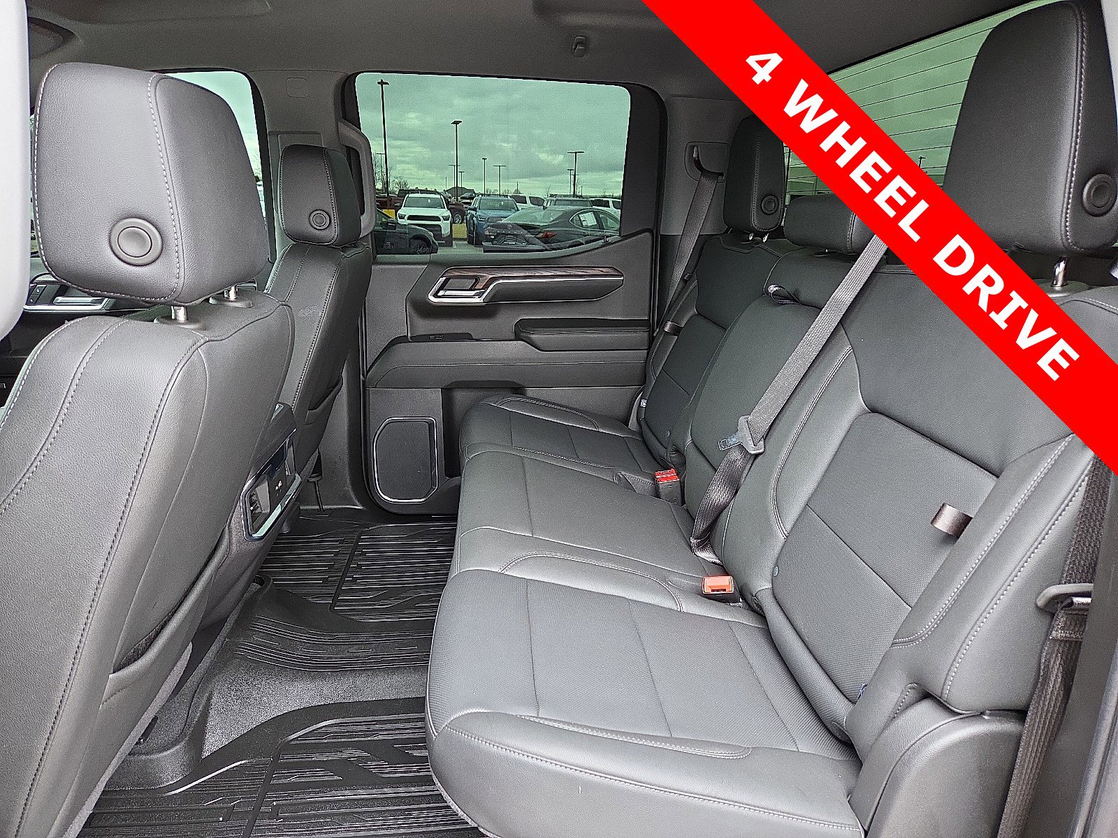 Used 2024 GMC Sierra 1500 SLT w/ SLT Convenience Package image 10