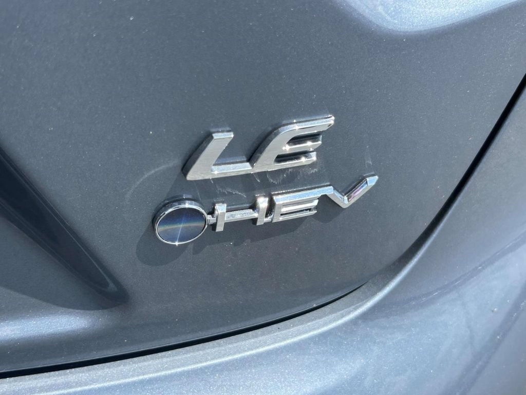 Used 2026 Toyota Corolla LE w/ LE Premium Package FWD image 11