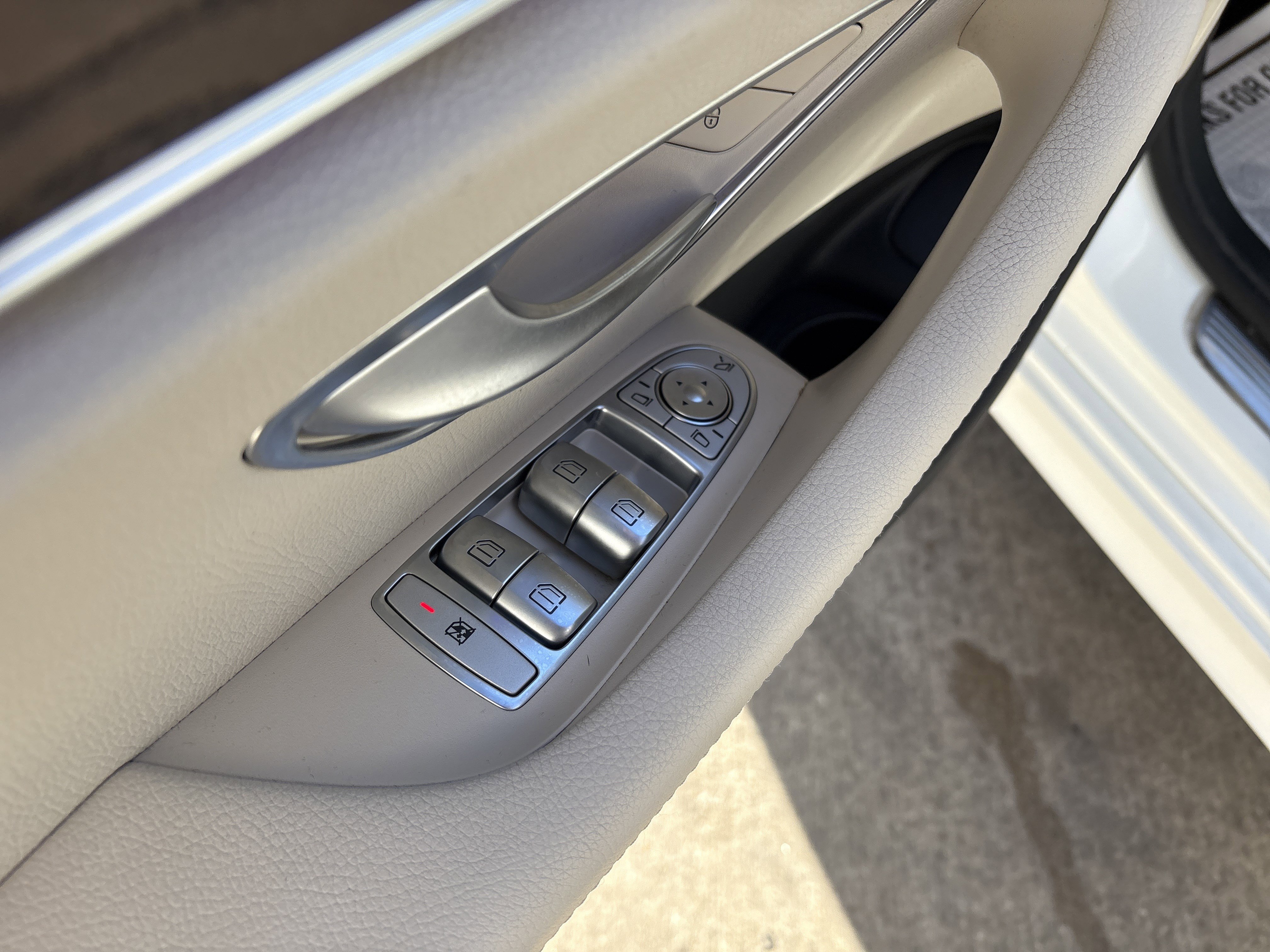 Used 2023 Mercedes-Benz E 350 4MATIC Sedan image 15