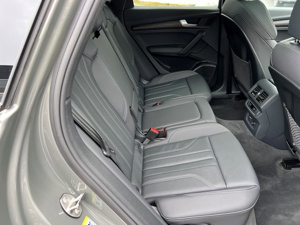 Certified 2025 Audi Q5 2.0T Premium Plus w/ Premium Plus Package image 16