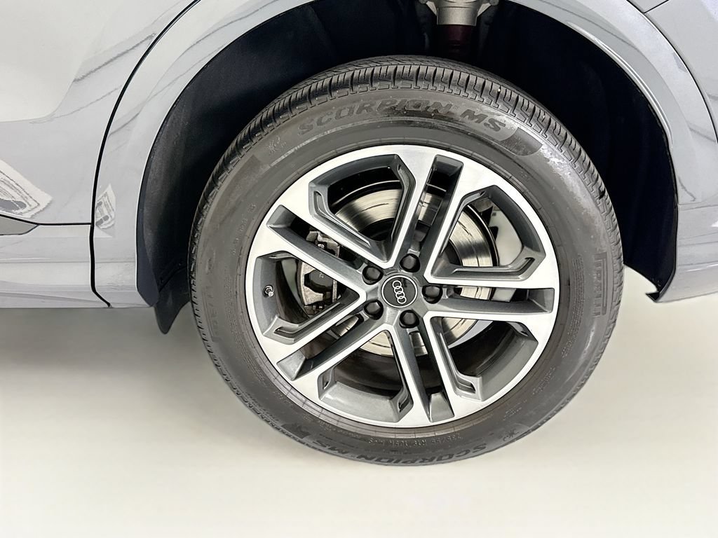 Used 2025 Audi Q5 Premium Plus w/ Premium Plus AWD/4WD image 30