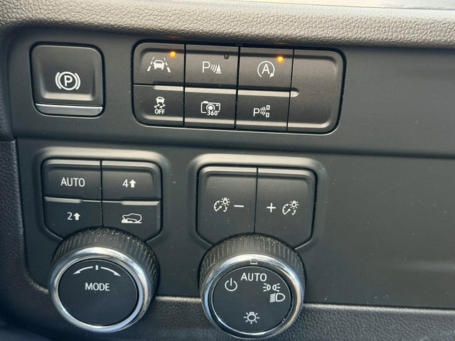 Used 2025 Chevrolet Tahoe LT image 17