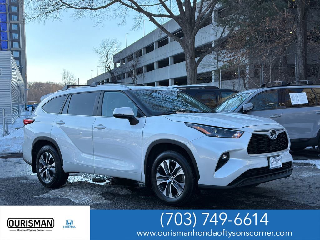 Used 2023 Toyota Highlander XLE
