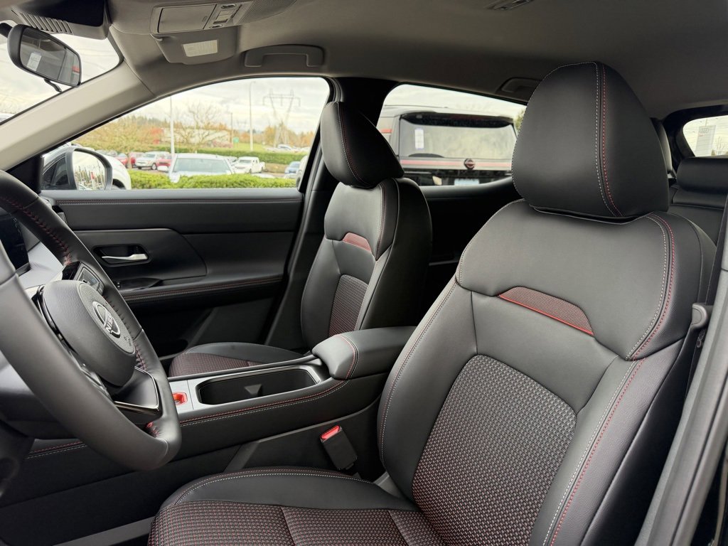 New 2026 Nissan Kicks SR w/ Cold Weather Package image 17