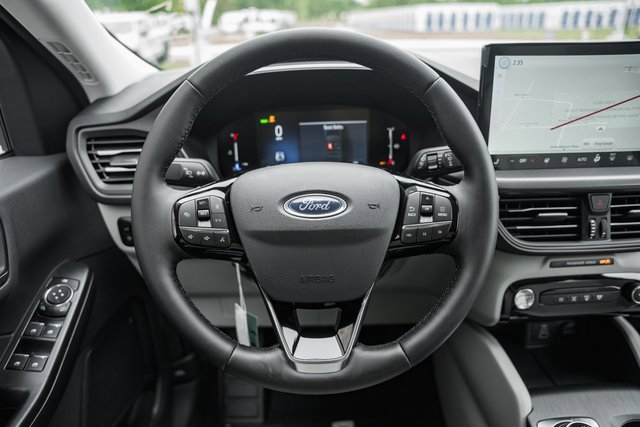 New 2026 Ford Escape SE FWD image 32