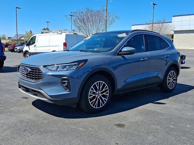 Certified 2025 Ford Escape SE image 3