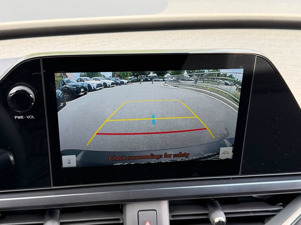 Certified 2026 Lexus UX 300h AWD w/ Accessory Package (2T) image 22
