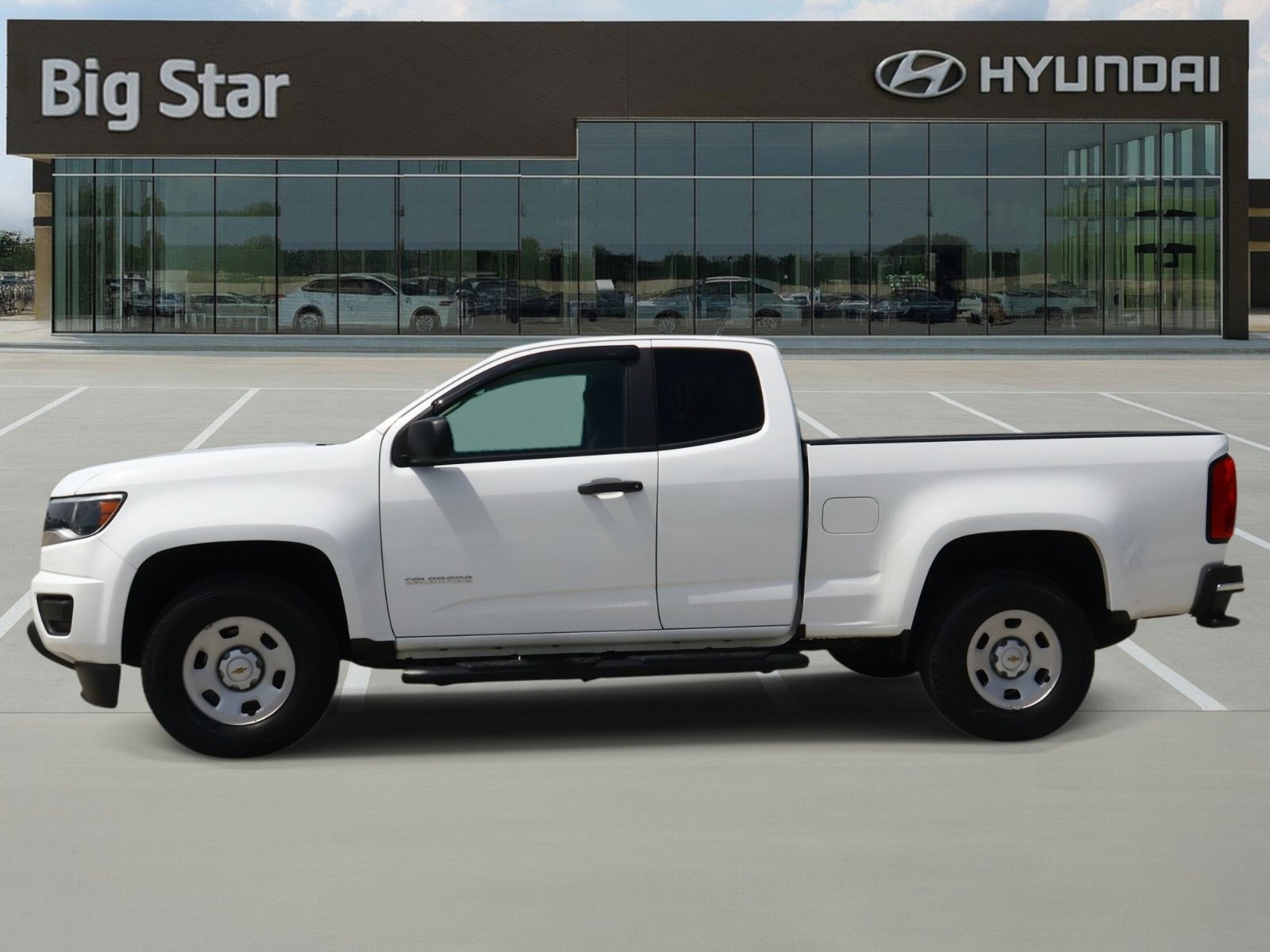 Used 2019 Chevrolet Colorado W/T w/ WT Convenience Package RWD image 2