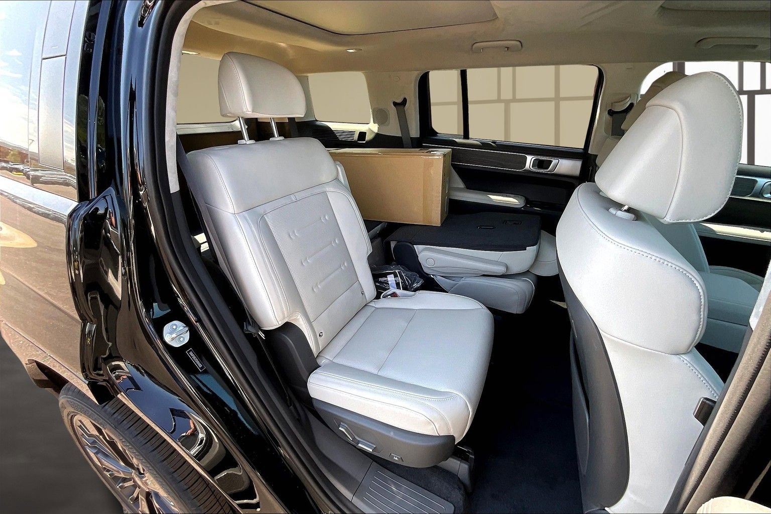 New 2025 Hyundai Santa Fe Calligraphy image 10