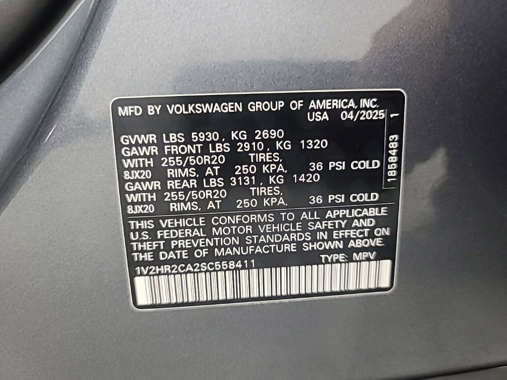 Used 2025 Volkswagen Atlas SE image 40