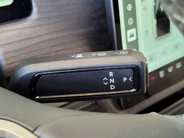 Used 2025 Rivian R1S Adventure Tri AWD/4WD image 19
