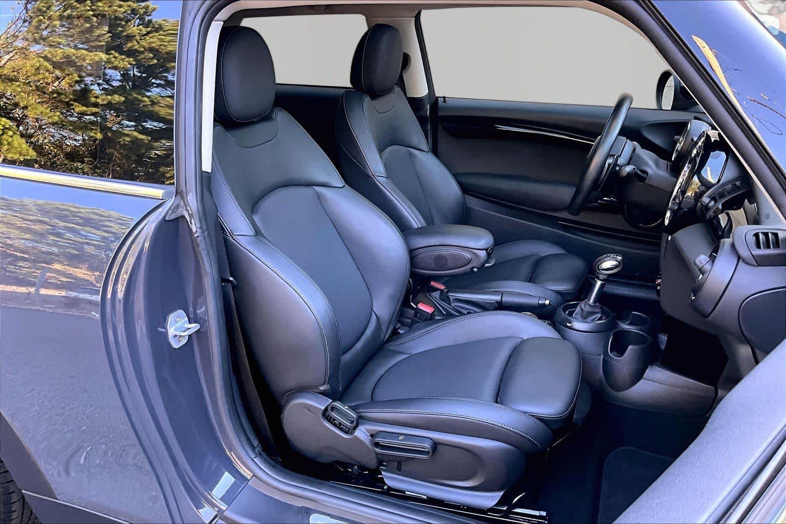 Used 2019 MINI Cooper S w/ Signature Upholstery Package FWD image 9