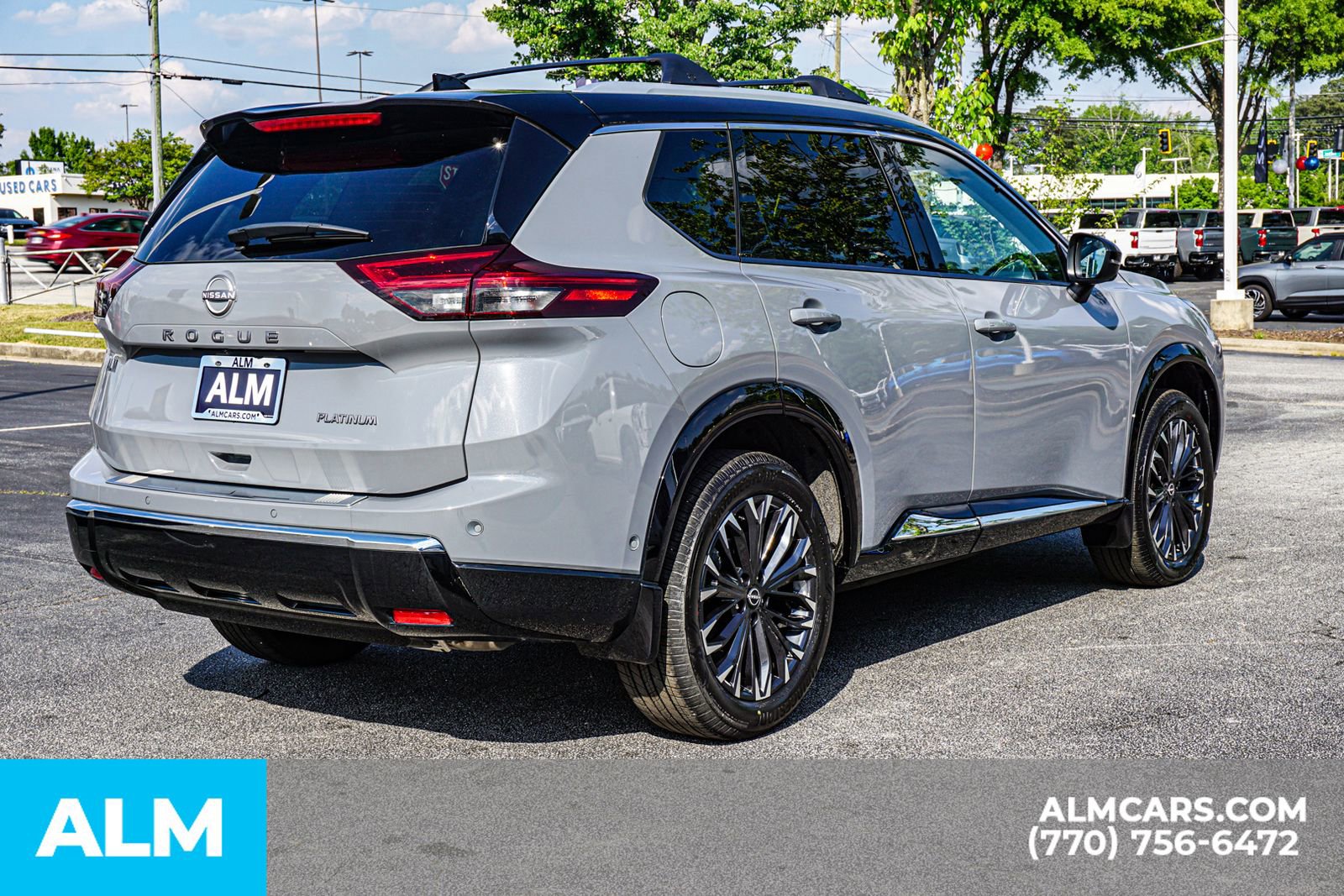 Used 2025 Nissan Rogue Platinum FWD image 7