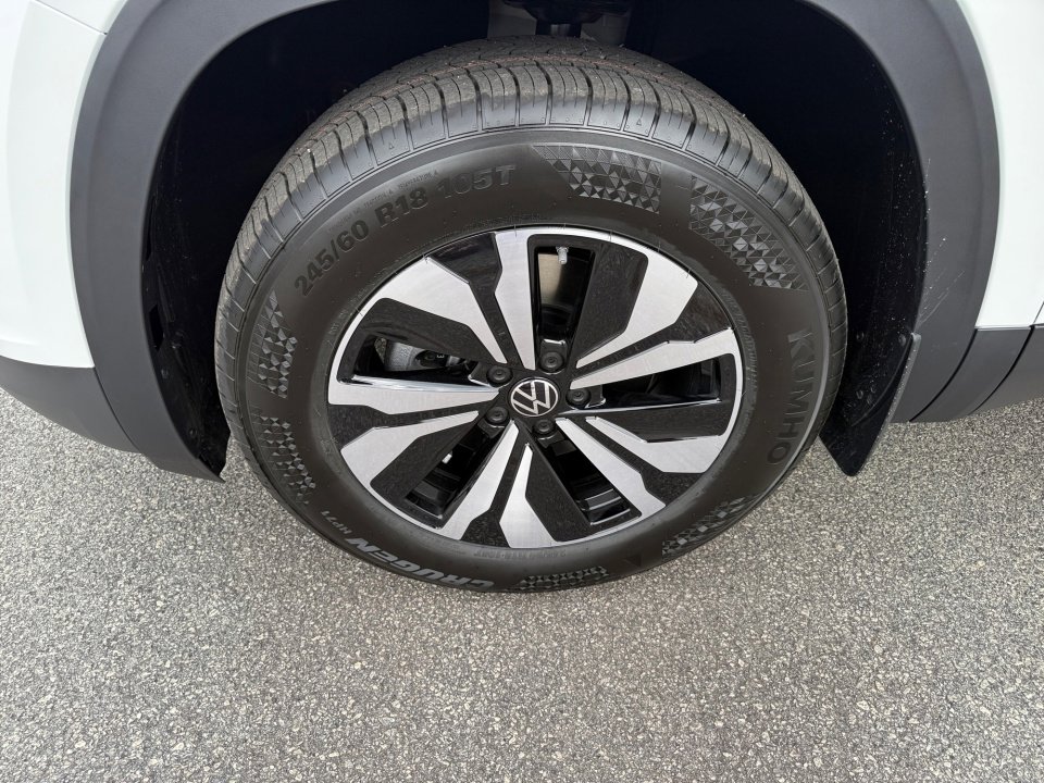 New 2026 Volkswagen Atlas Cross Sport SE image 27