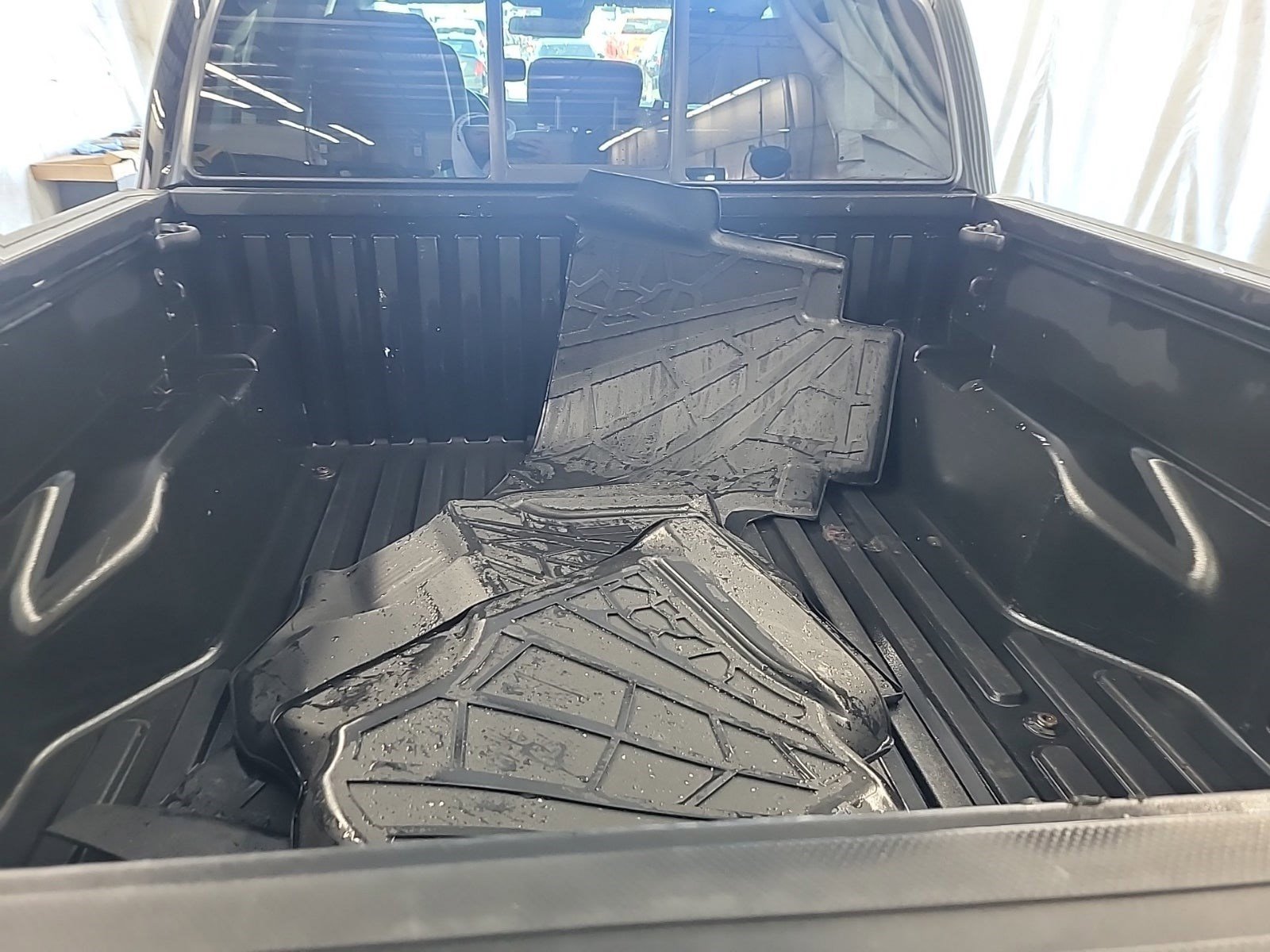 Used 2020 Toyota Tacoma SR w/ SR Convenience Package RWD image 16