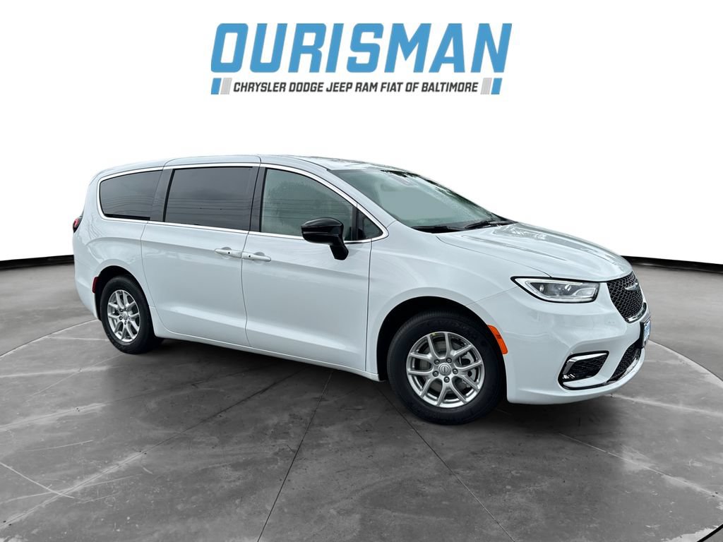 New 2025 Chrysler Pacifica Select FWD image 1