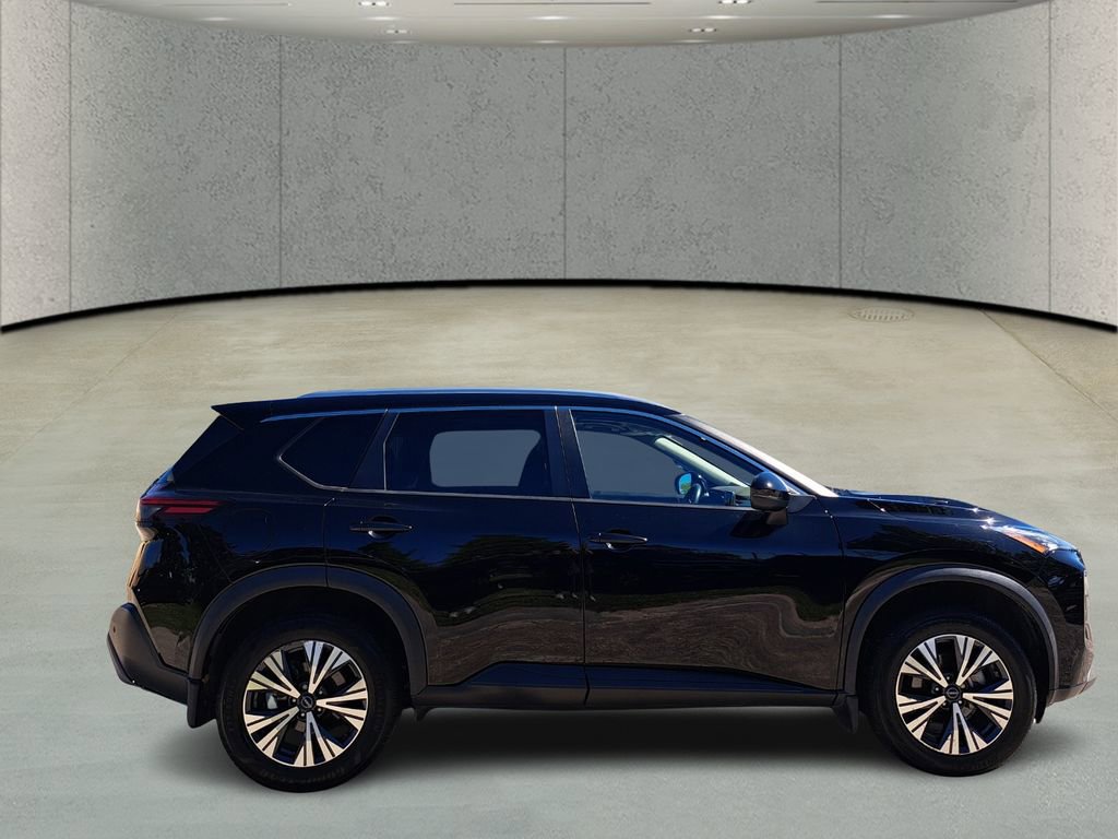 Used 2022 Nissan Rogue SV w/ SV Premium Package image 4