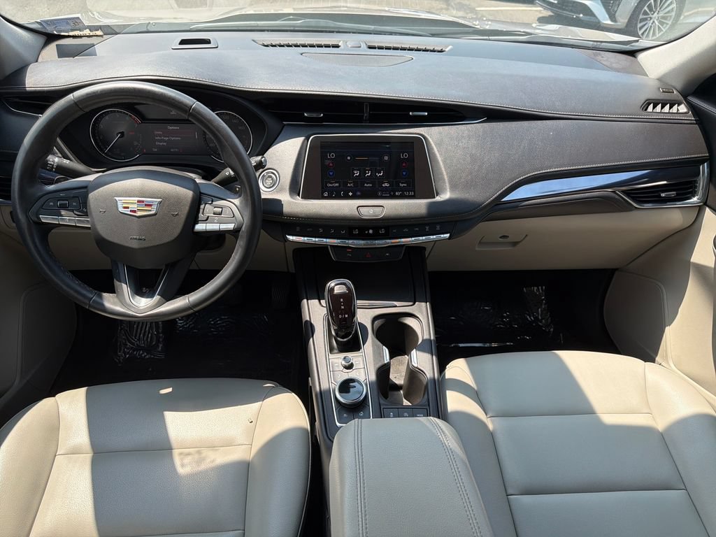 Certified 2022 Cadillac XT4 Luxury w/ Driver Awareness Package FWD image 14
