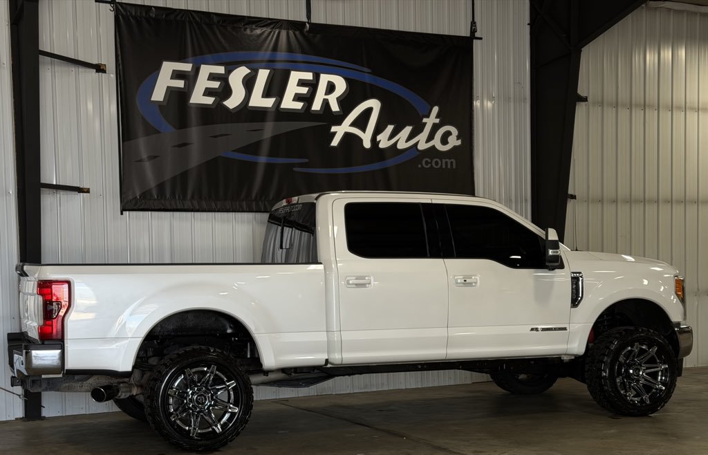 Used 2017 Ford F250 Lariat w/ Lariat Ultimate Package AWD/4WD image 16