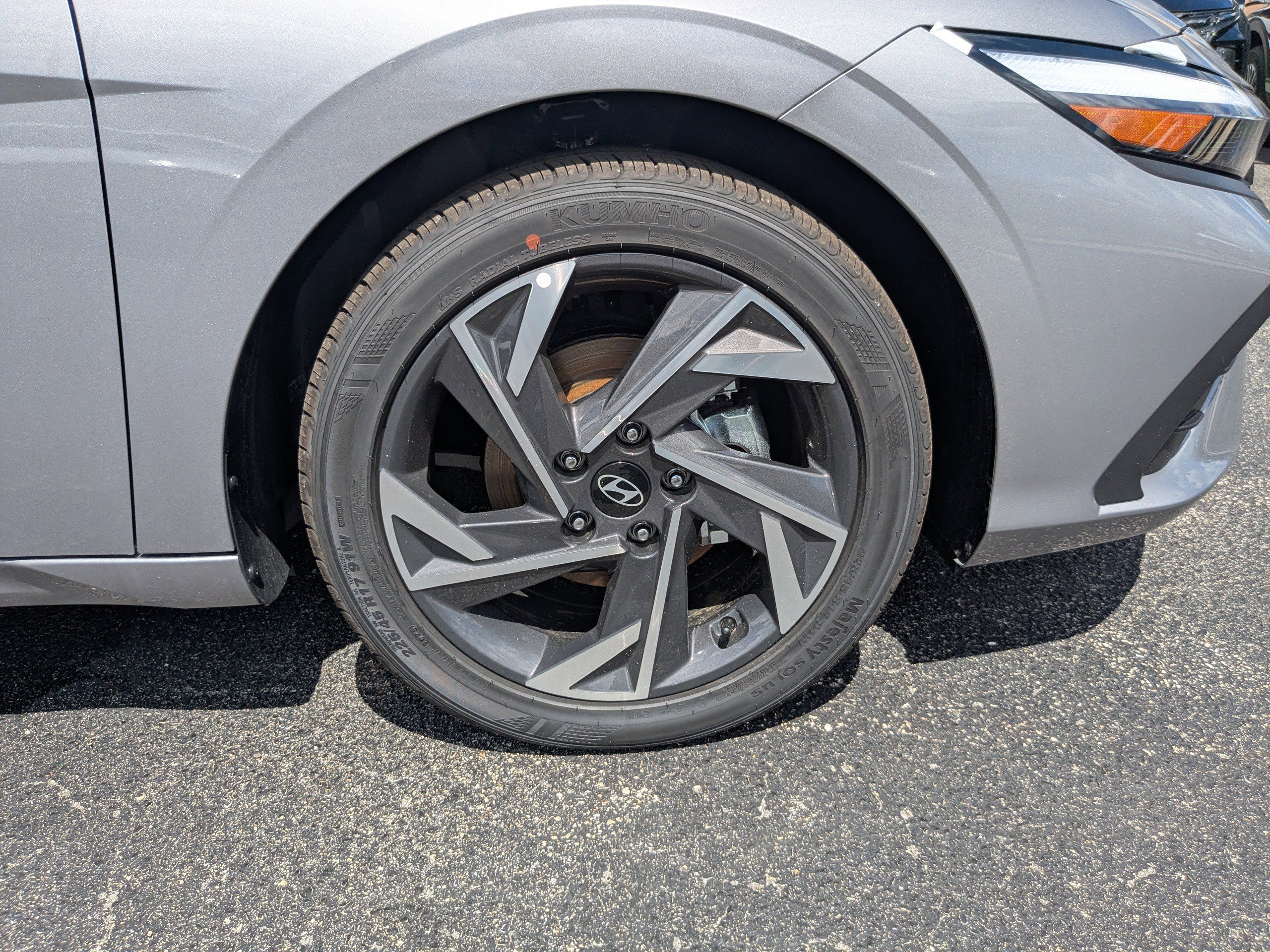 Used 2025 Hyundai Elantra Sport image 11