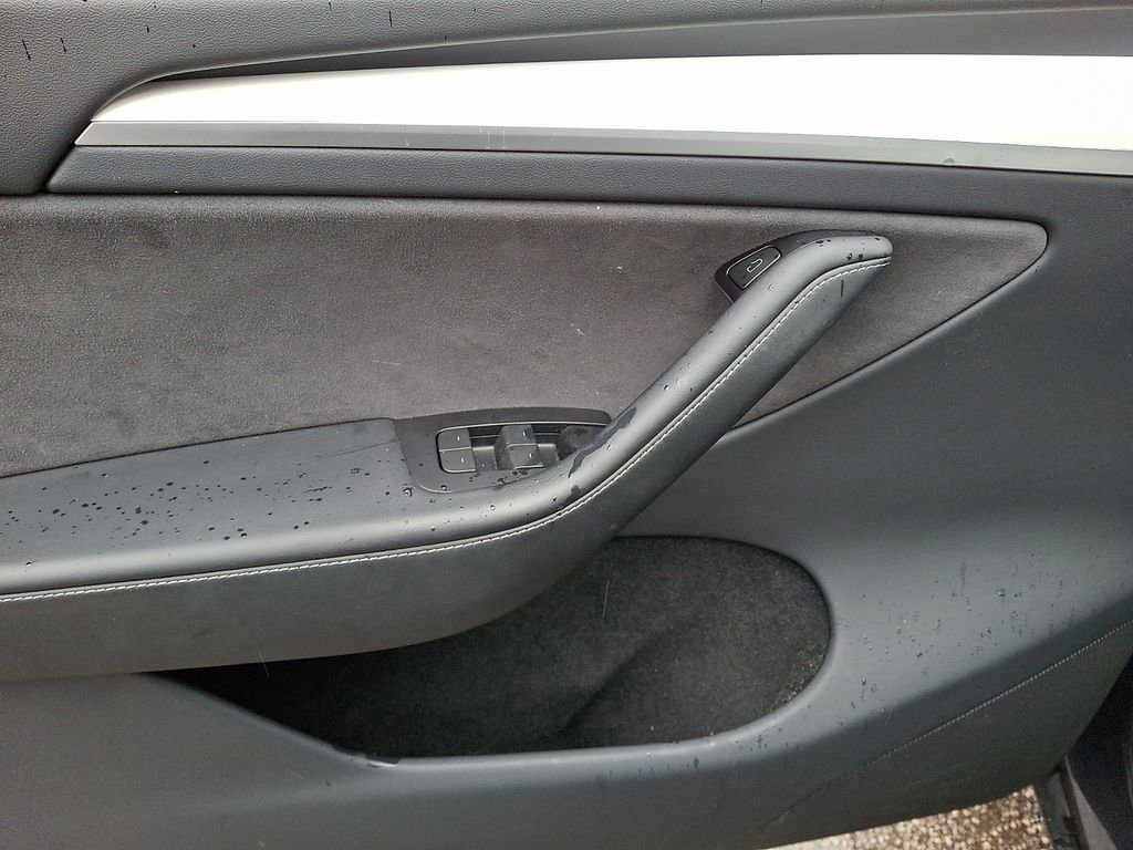 Used 2023 Tesla Model Y Long Range image 12