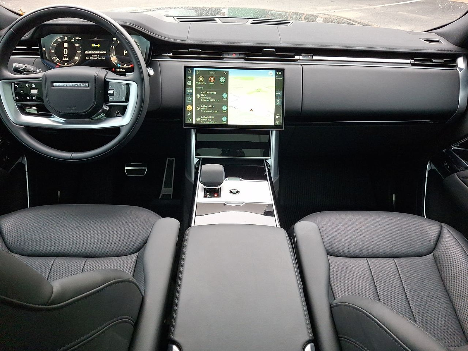 Certified 2025 Land Rover Range Rover SE AWD/4WD image 10