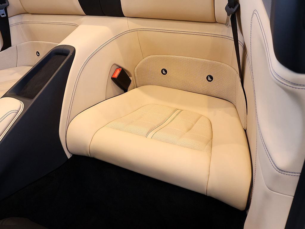 Certified 2020 Ferrari Portofino RWD image 34
