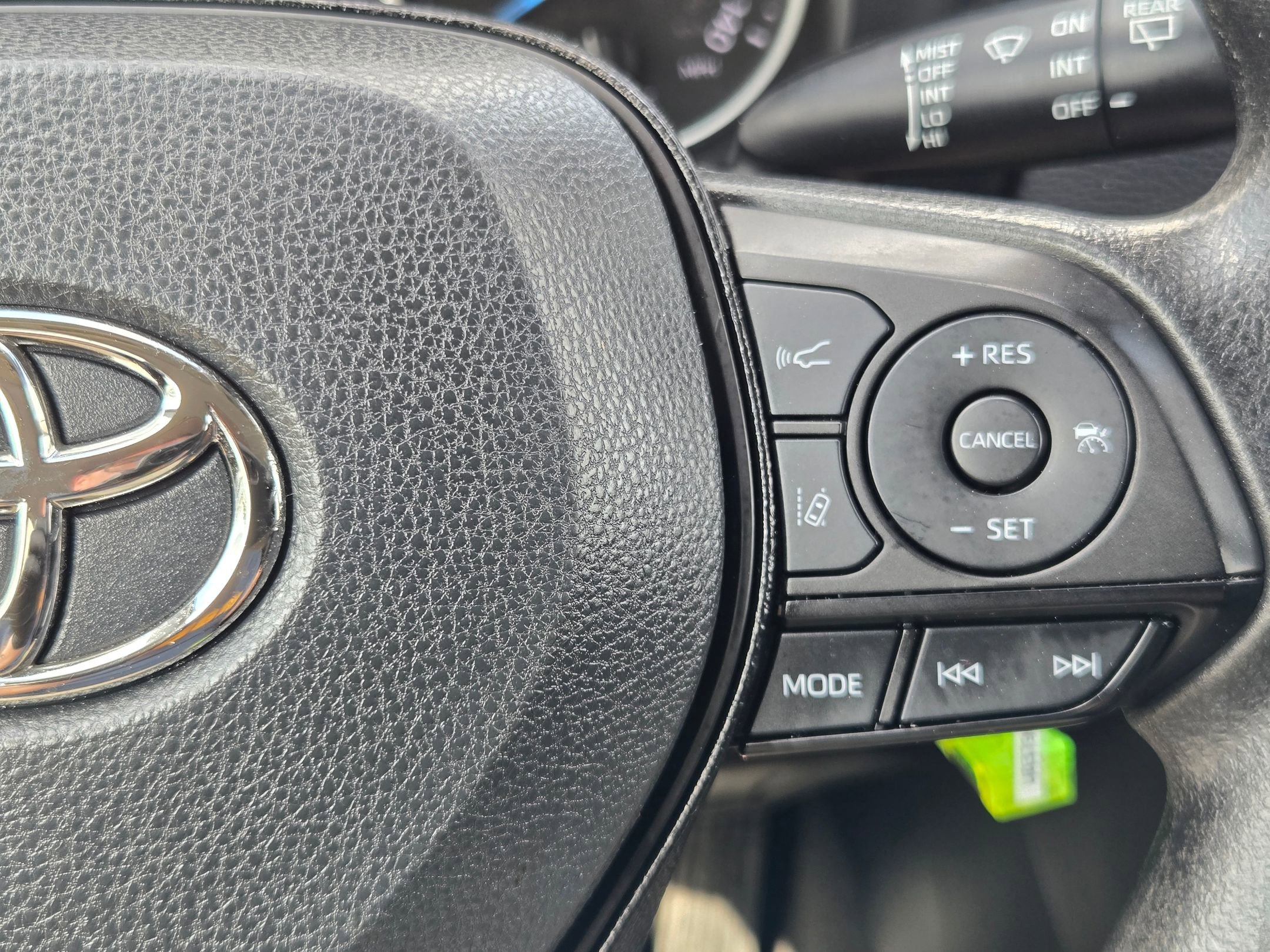 Used 2021 Toyota RAV4 LE image 28