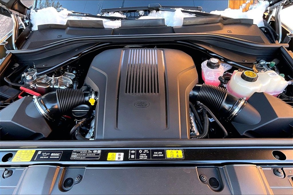New 2026 Land Rover Range Rover SE image 12