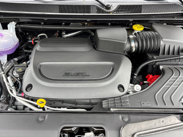 New 2027 Chrysler Pacifica Limited AWD/4WD image 36