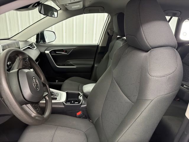 Used 2025 Toyota RAV4 XLE AWD/4WD image 11