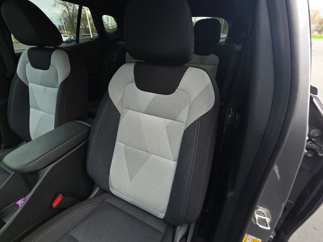 Used 2024 Chevrolet Trax RS FWD image 11