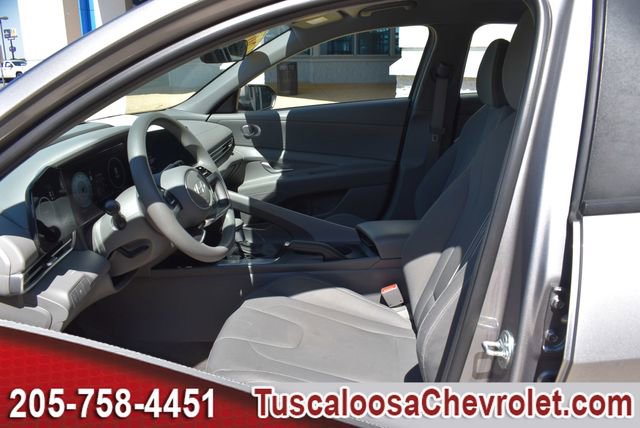 Used 2024 Hyundai Elantra SEL FWD image 18