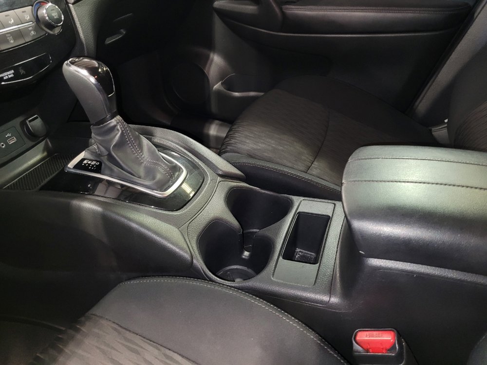 Used 2018 Nissan Rogue S image 26