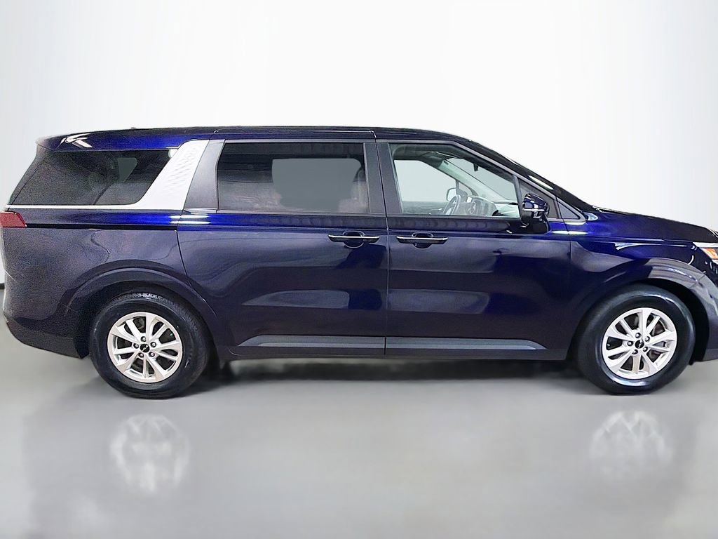 Used 2023 Kia Carnival LX FWD image 10