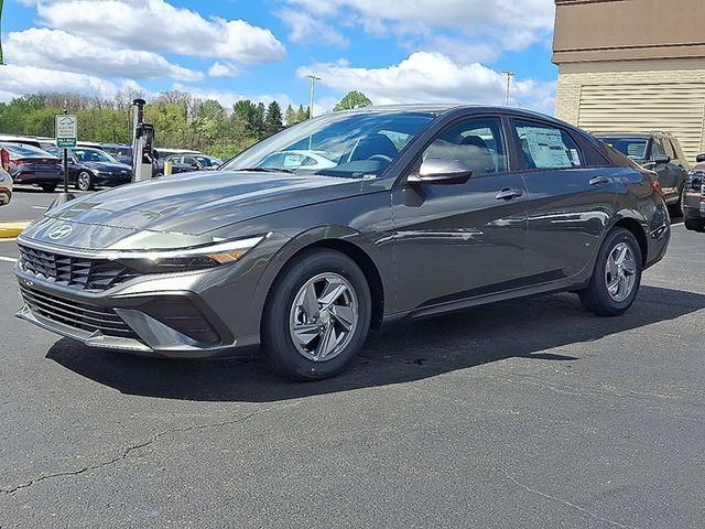 New 2026 Hyundai Elantra SE FWD image 2