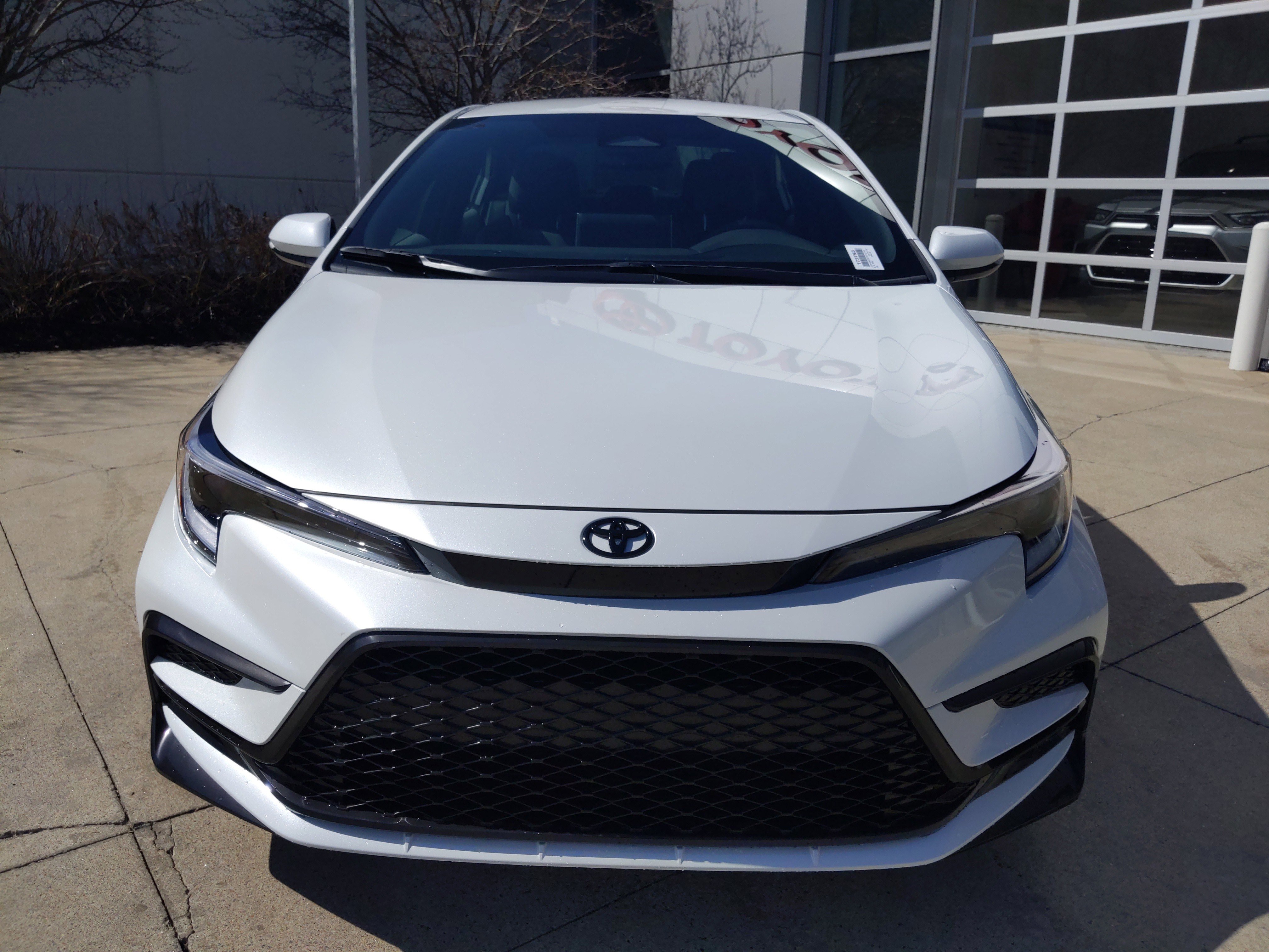 Used 2026 Toyota Corolla SE w/ SE Package FWD image 5