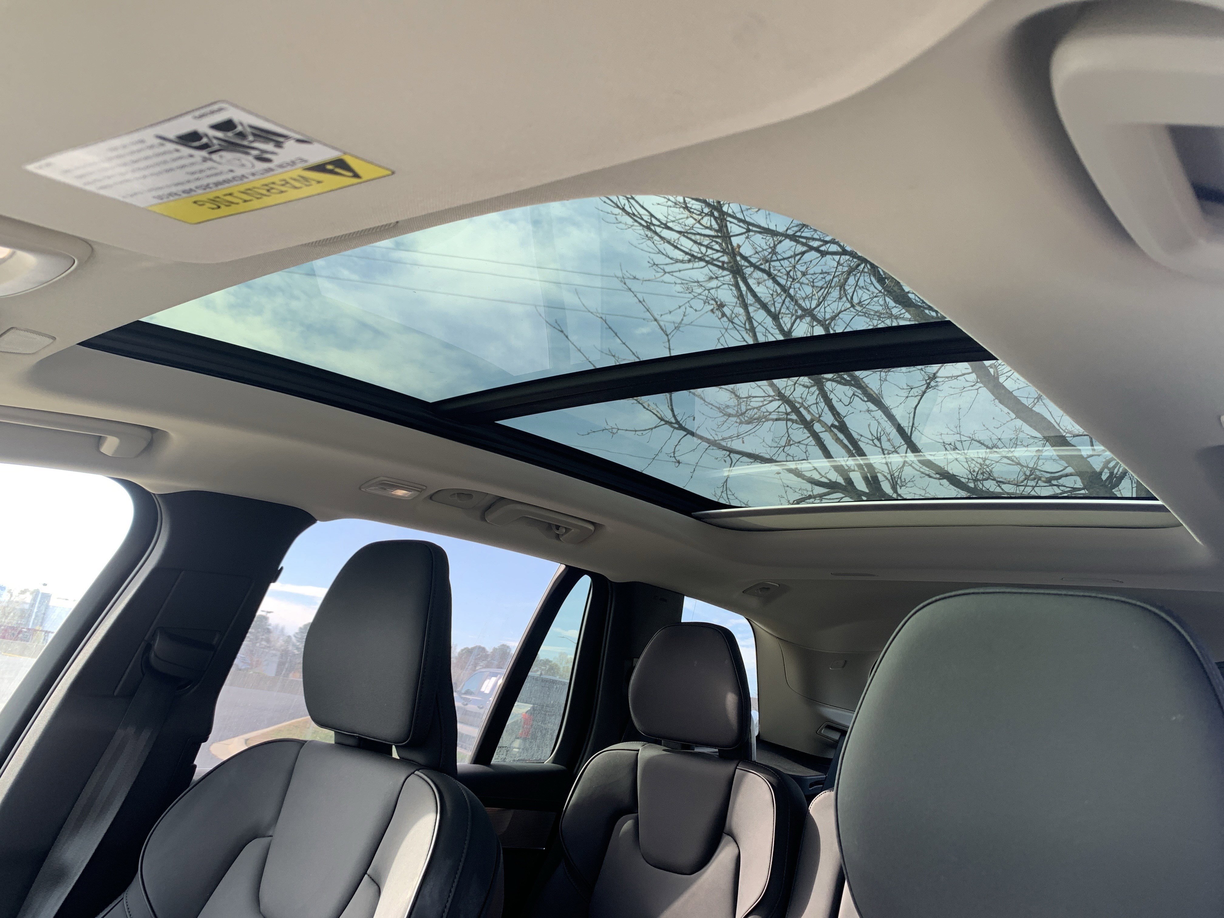 Used 2025 Volvo XC90 B6 Plus image 28